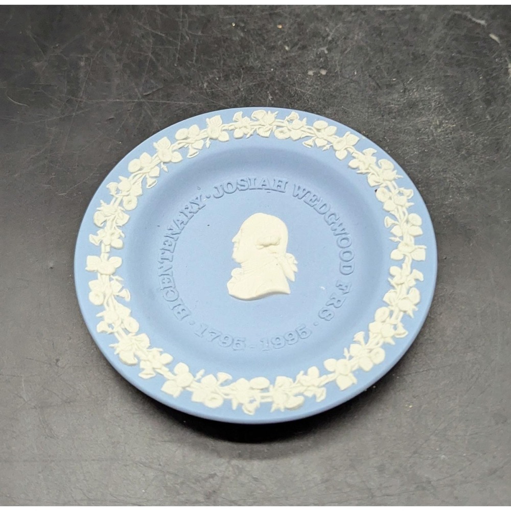 Wedgwood Jasperware Josiah Bicentenary Plate Signed By‎ Lord Wedgwood
